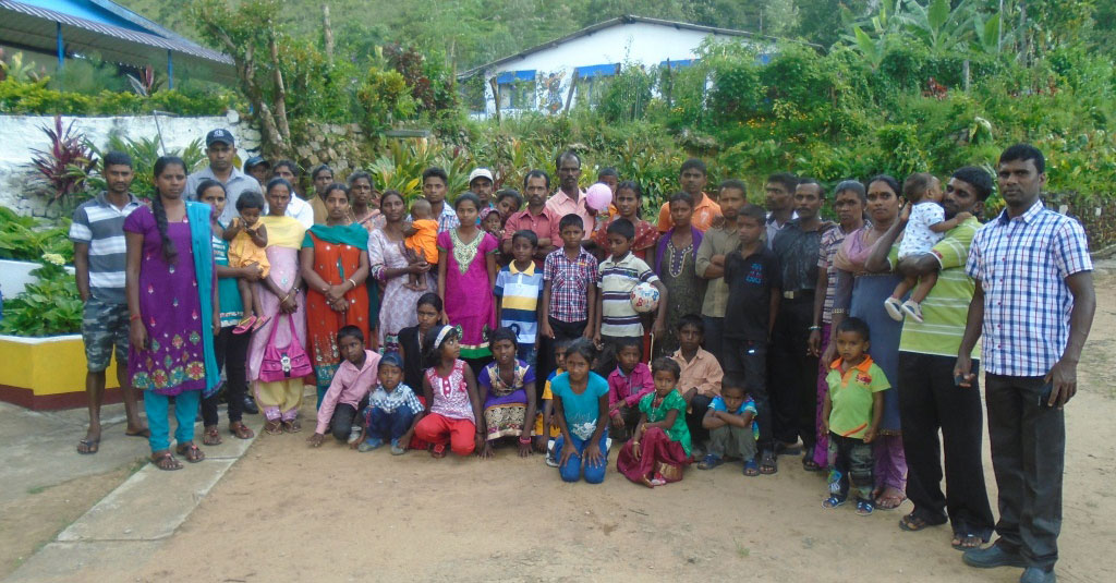 Group photo of participants in MenCare Sri Lanka family retreat.
